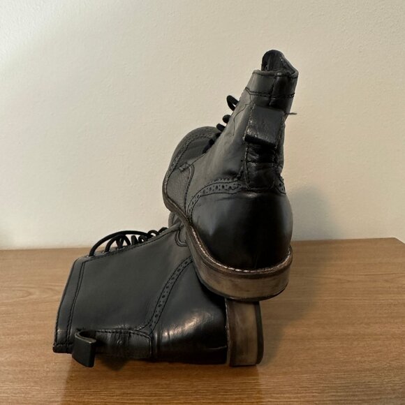 TOPMAN Wingtip Boots (black) - Picture 7 of 12